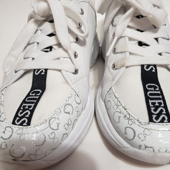Guess Women's Sz 10 White Sneakers - Picture 10 of 10